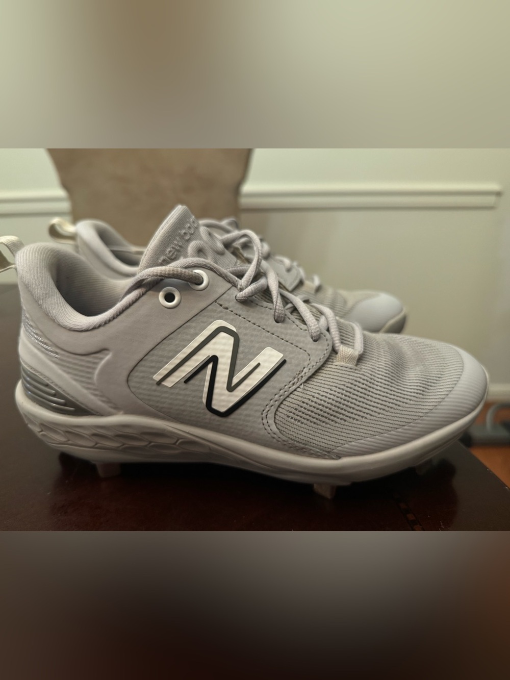 New Balance Kids' Light Gray Athletic Cleats - Streamlined Support